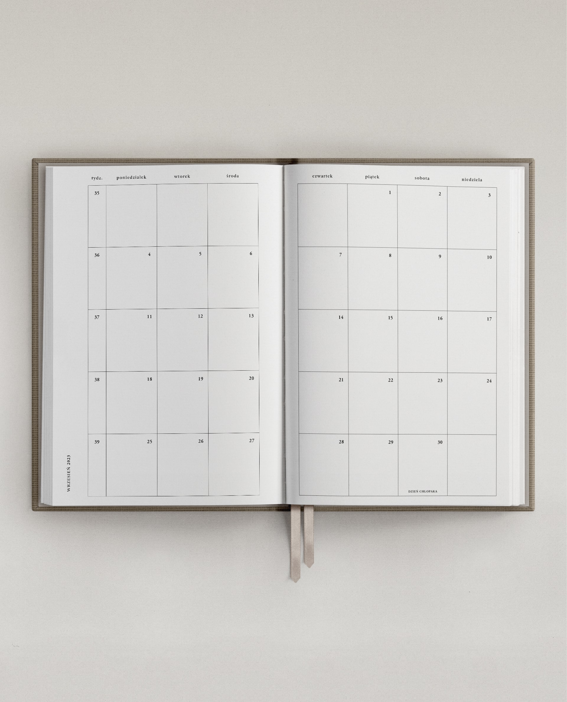 Academic Planner 23/24 Daily Deep Taupe